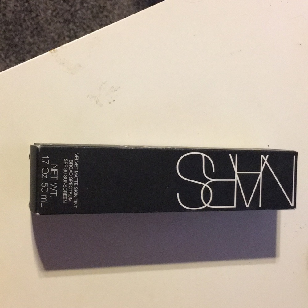 NARS Velvet Matte Skin Tint in Finland-Light 1